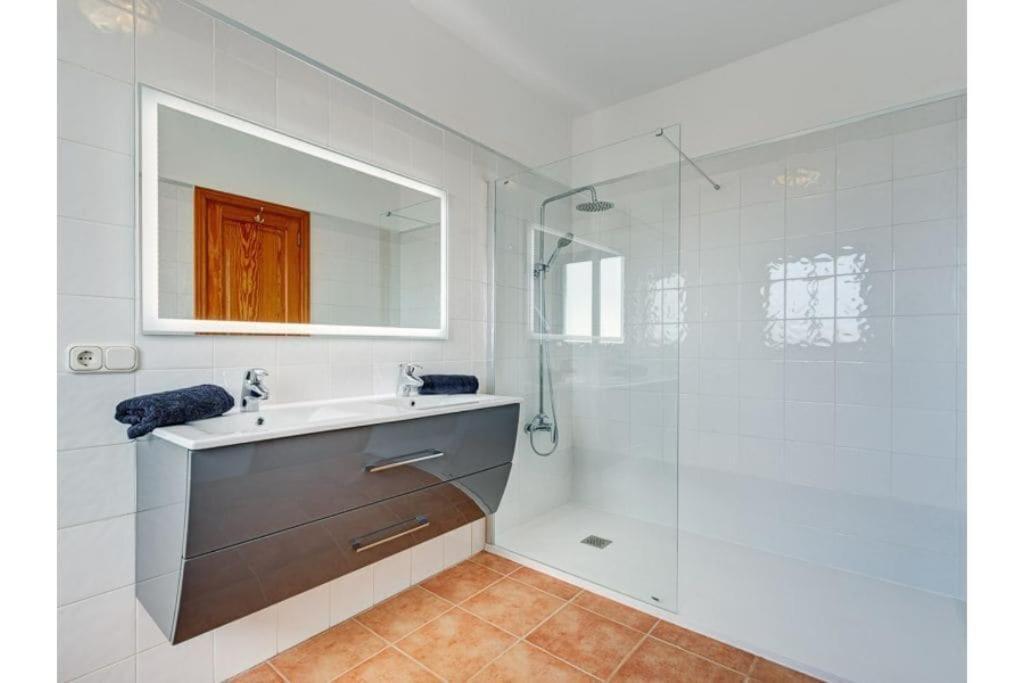 Villa Optimist Rubicon Piscina Climatizable, Frente Al Mar ปลายาบลังกา ภายนอก รูปภาพ